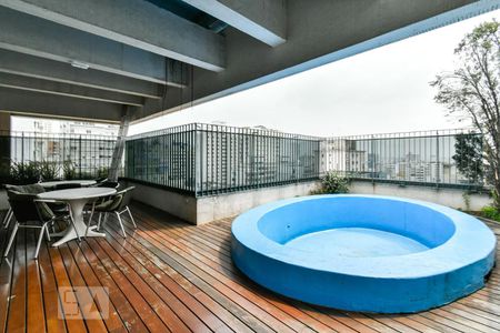 Apartamento à venda com 682m², 4 quartos e 4 vagas Apartamento à venda com 682m², 4 quartos e 4 vagasTerraço - Piscina