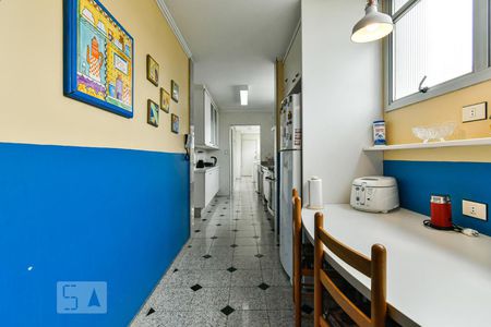 Apartamento à venda com 682m², 4 quartos e 4 vagas Apartamento à venda com 682m², 4 quartos e 4 vagasCozinha