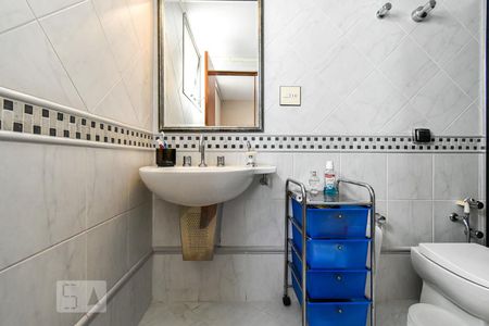 Apartamento à venda com 682m², 4 quartos e 4 vagas Apartamento à venda com 682m², 4 quartos e 4 vagasSuíte 1 - Banheiro