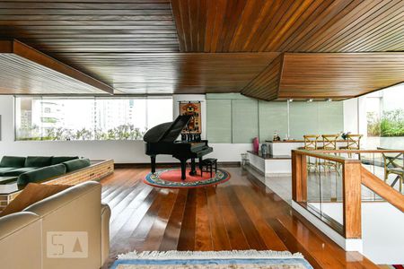 Apartamento à venda com 682m², 4 quartos e 4 vagas Apartamento à venda com 682m², 4 quartos e 4 vagasTerraço