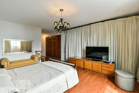 Apartamento à venda com 682m², 4 quartos e 4 vagas Apartamento à venda com 682m², 4 quartos e 4 vagasSuíte 4