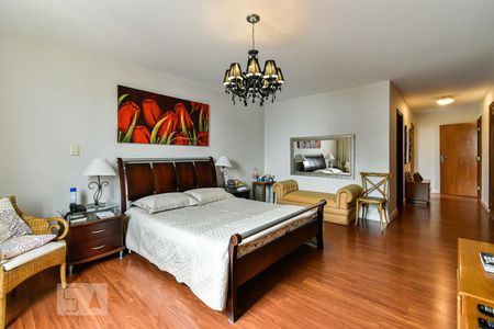 Apartamento à venda com 682m², 4 quartos e 4 vagas Apartamento à venda com 682m², 4 quartos e 4 vagasSuíte 4