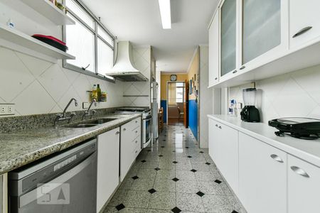 Apartamento à venda com 682m², 4 quartos e 4 vagas Apartamento à venda com 682m², 4 quartos e 4 vagasCozinha