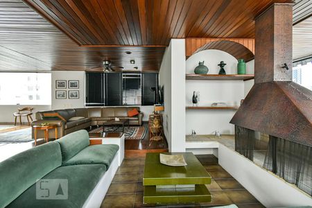 Apartamento à venda com 682m², 4 quartos e 4 vagas Apartamento à venda com 682m², 4 quartos e 4 vagasTerraço - Lareira