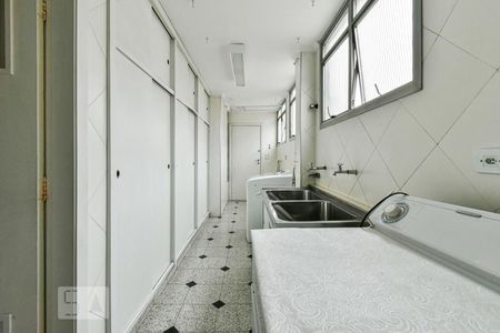 Apartamento à venda com 682m², 4 quartos e 4 vagas Apartamento à venda com 682m², 4 quartos e 4 vagasÁrea de Serviço