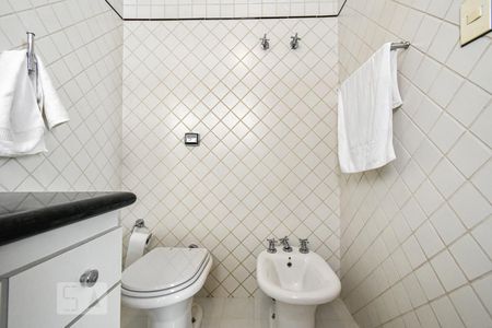 Apartamento à venda com 682m², 4 quartos e 4 vagas Apartamento à venda com 682m², 4 quartos e 4 vagasSuíte 2 - Banheiro
