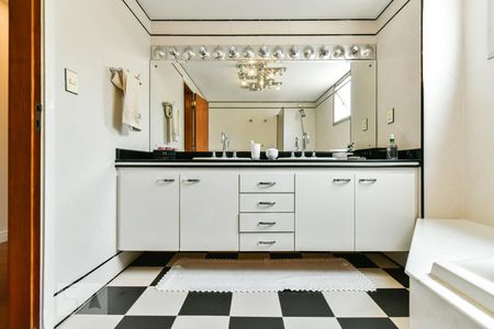 Apartamento à venda com 682m², 4 quartos e 4 vagas Apartamento à venda com 682m², 4 quartos e 4 vagasSuíte 4 - Banheiro