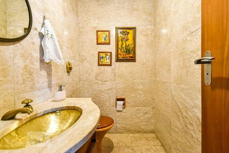 Apartamento à venda com 682m², 4 quartos e 4 vagas Apartamento à venda com 682m², 4 quartos e 4 vagasLavabo