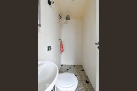 Apartamento à venda com 682m², 4 quartos e 4 vagas Apartamento à venda com 682m², 4 quartos e 4 vagasBanheiro de Serviço