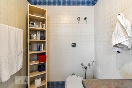 Apartamento à venda com 682m², 4 quartos e 4 vagas Apartamento à venda com 682m², 4 quartos e 4 vagasSuíte 3 - Banheiro