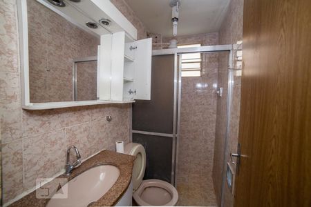 Banheiro de apartamento para alugar com 2 quartos, 44m² em São João Batista, Belo Horizonte