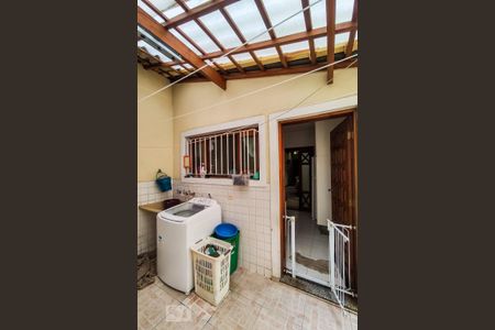 Casa à venda com 201m², 3 quartos e 4 vagas Casa à venda com 201m², 3 quartos e 4 vagasÁrea de Serviço