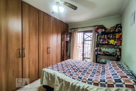 Casa à venda com 201m², 3 quartos e 4 vagas Casa à venda com 201m², 3 quartos e 4 vagasSuíte