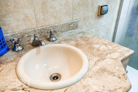 Casa à venda com 201m², 3 quartos e 4 vagas Casa à venda com 201m², 3 quartos e 4 vagasBanheiro da Suíte