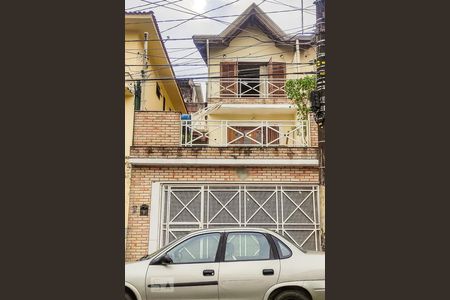 Casa à venda com 201m², 3 quartos e 4 vagas Casa à venda com 201m², 3 quartos e 4 vagasFachada