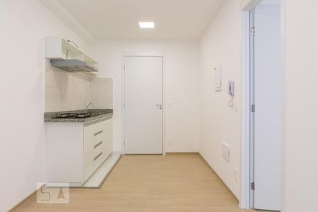 Sala/Cozinha de apartamento à venda com 1 quarto, 29m² em Parque Industrial Tomas Edson, São Paulo