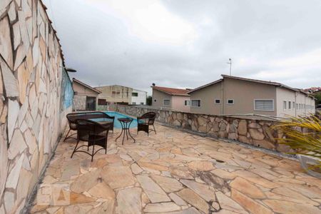 Casa de condomínio para alugar com 58m², 2 quartos e 1 vagaPiscina