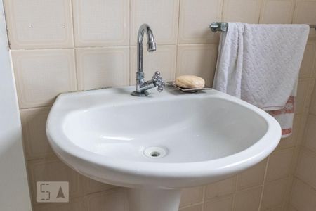 Apartamento para alugar com 70m², 2 quartos e 1 vaga Apartamento para alugar com 70m², 2 quartos e 1 vagaBanheiro