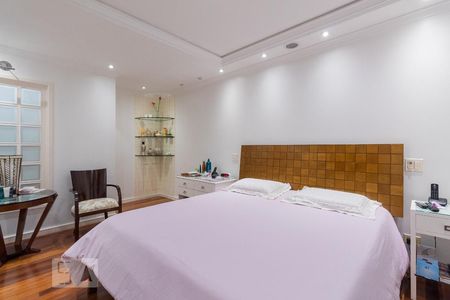 Casa à venda com 400m², 5 quartos e 2 vagasSuíte 1