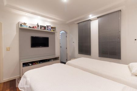 Casa à venda com 400m², 5 quartos e 2 vagasSuíte 2