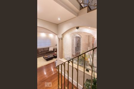 Casa à venda com 400m², 5 quartos e 2 vagasEscadas