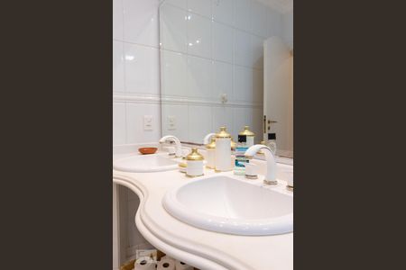 Casa à venda com 400m², 5 quartos e 2 vagasBanheiro da Suíte 1