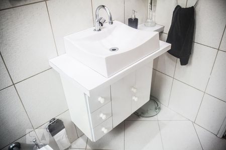 Apartamento à venda com 75m², 2 quartos e sem vagaDetalhe do banheiro