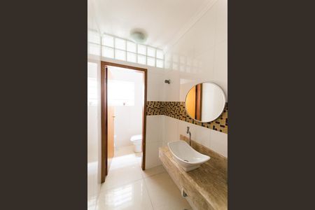 Lavabo de casa para alugar com 3 quartos, 180m² em Nova Petrópolis, São Bernardo do Campo