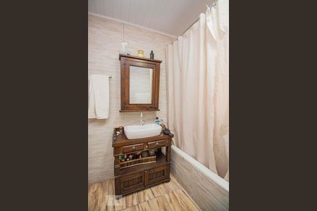 Banheiro de apartamento à venda com 1 quarto, 60m² em São Geraldo, Porto Alegre