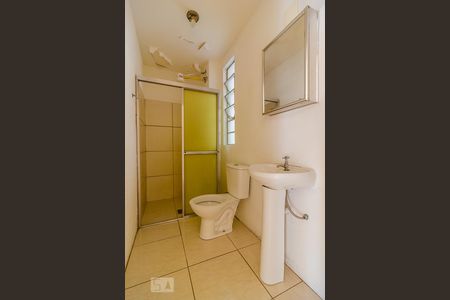 Banheiro de apartamento para alugar com 1 quarto, 51m² em Partenon, Porto Alegre