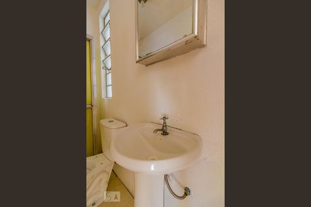 Banheiro - pia de apartamento para alugar com 1 quarto, 51m² em Partenon, Porto Alegre