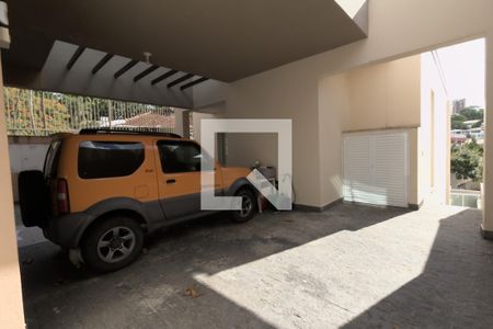 Casa à venda com 384m², 3 quartos e 5 vagas Casa à venda com 384m², 3 quartos e 5 vagasCloset da suíte