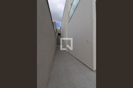 Casa à venda com 384m², 3 quartos e 5 vagas Casa à venda com 384m², 3 quartos e 5 vagasCorredor Lateral