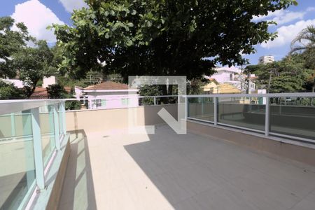 Casa à venda com 384m², 3 quartos e 5 vagas Casa à venda com 384m², 3 quartos e 5 vagasSacada da Frente