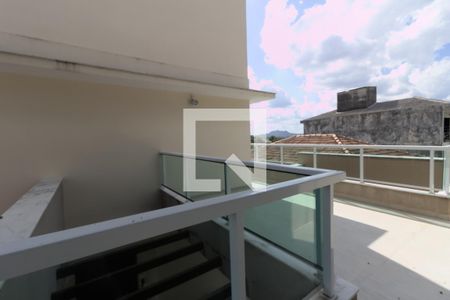 Casa à venda com 384m², 3 quartos e 5 vagas Casa à venda com 384m², 3 quartos e 5 vagasSacada da Frente