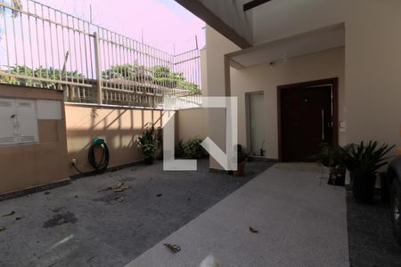 Casa à venda com 384m², 3 quartos e 5 vagas Casa à venda com 384m², 3 quartos e 5 vagasQuintal