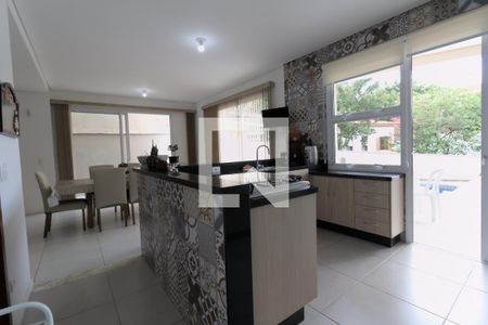 Casa à venda com 384m², 3 quartos e 5 vagas Casa à venda com 384m², 3 quartos e 5 vagasCozinha