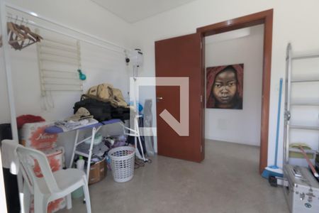 Casa à venda com 384m², 3 quartos e 5 vagas Casa à venda com 384m², 3 quartos e 5 vagasQuarto 2