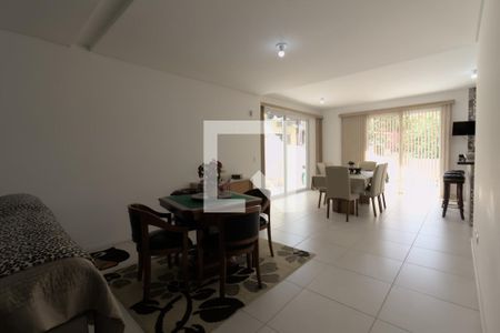 Casa à venda com 384m², 3 quartos e 5 vagas Casa à venda com 384m², 3 quartos e 5 vagasSala de Jantar