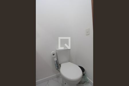 Casa à venda com 384m², 3 quartos e 5 vagas Casa à venda com 384m², 3 quartos e 5 vagasLavabo 2