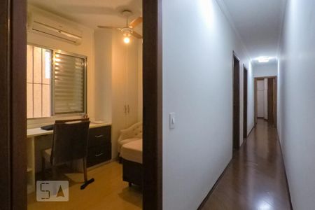 Corredor de casa à venda com 4 quartos, 250m² em Vila Nair, São Paulo