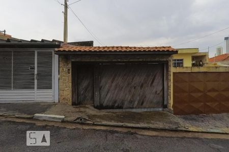 Casa à venda com 250m², 4 quartos e 4 vagasFachada