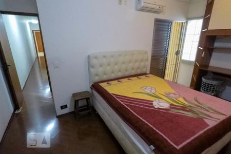 Casa à venda com 250m², 4 quartos e 4 vagasQuarto 3 suite