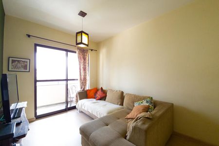 Sala de apartamento para alugar com 3 quartos, 76m² em Vila Gumercindo, São Paulo