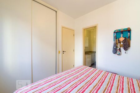 Suíte de apartamento para alugar com 3 quartos, 76m² em Vila Gumercindo, São Paulo