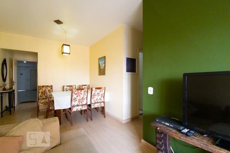 Sala de apartamento para alugar com 3 quartos, 76m² em Vila Gumercindo, São Paulo