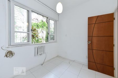 Quarto de apartamento para alugar com 2 quartos, 50m² em Jardim Botânico, Rio de Janeiro