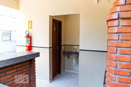 Apartamento para alugar com 45m², 2 quartos e 1 vagaÁrea comum - Banheiro Feminino