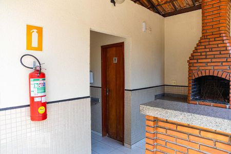 Apartamento para alugar com 45m², 2 quartos e 1 vagaÁrea comum - Banheiro Masculino
