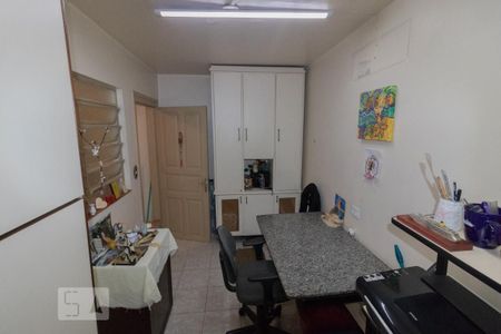 Casa para alugar com 168m², 2 quartos e 2 vagasSuíte externa